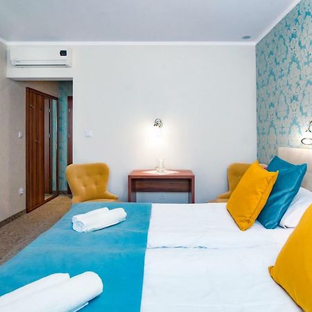 Pod Wzgorzem Bed & Breakfast Фромборк Экстерьер фото