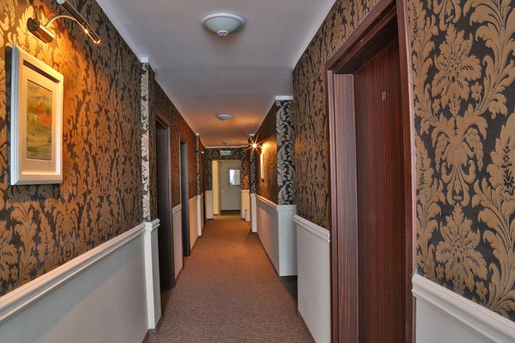 Pod Wzgorzem Bed & Breakfast Фромборк Экстерьер фото