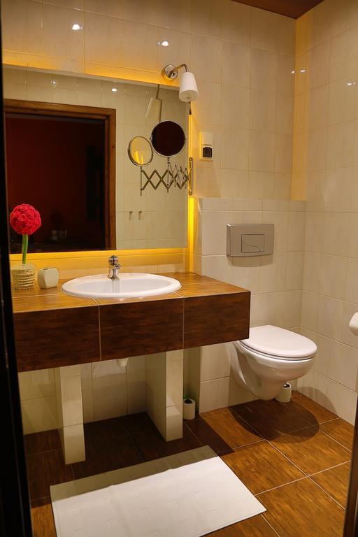 Pod Wzgorzem Bed & Breakfast Фромборк Номер фото