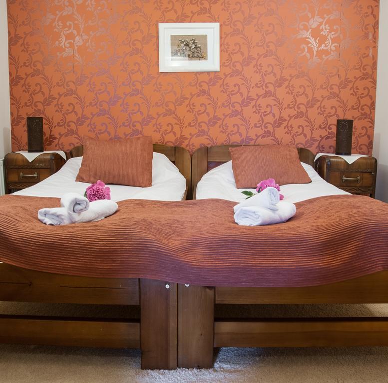 Pod Wzgorzem Bed & Breakfast Фромборк Экстерьер фото