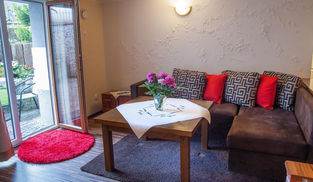 Pod Wzgorzem Bed & Breakfast Фромборк Экстерьер фото