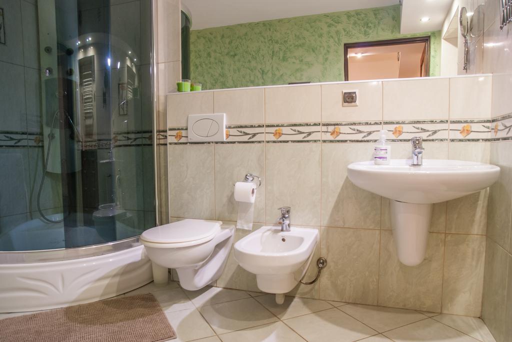 Pod Wzgorzem Bed & Breakfast Фромборк Экстерьер фото