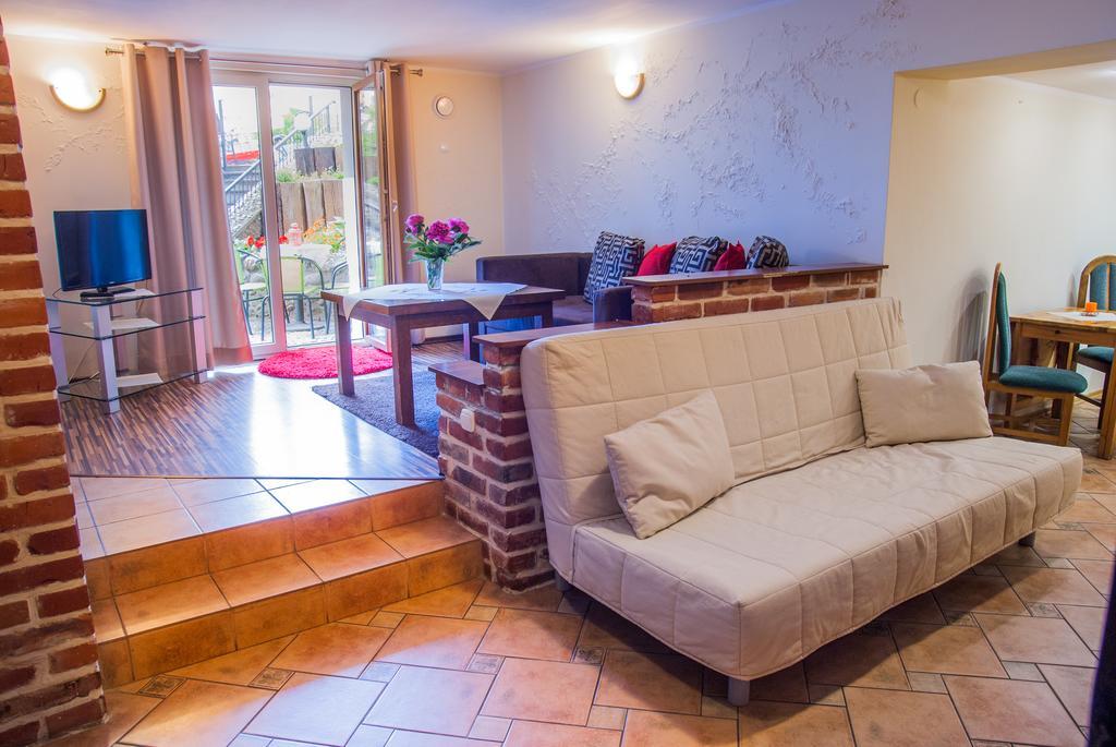Pod Wzgorzem Bed & Breakfast Фромборк Экстерьер фото