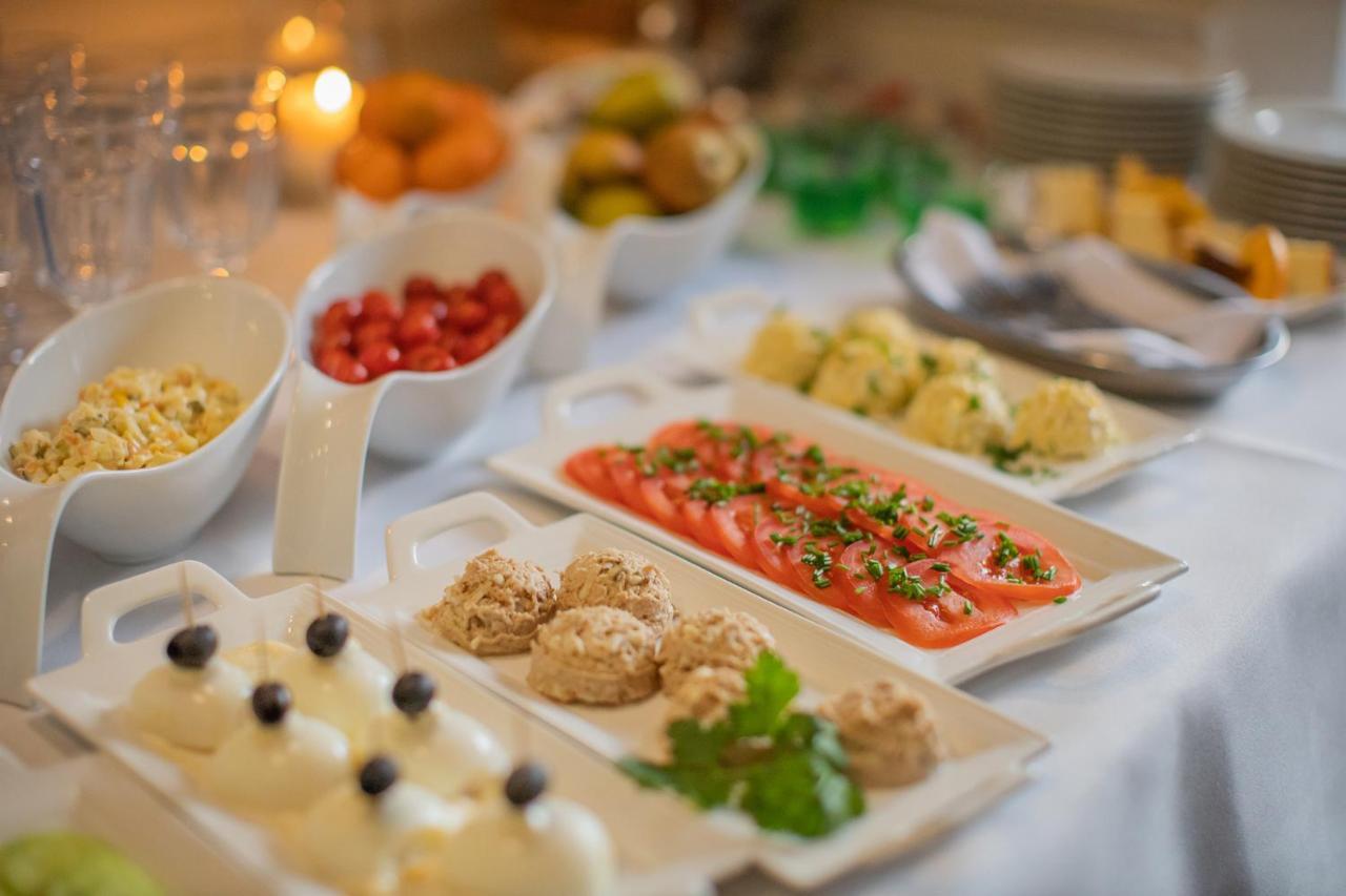 Pod Wzgorzem Bed & Breakfast Фромборк Экстерьер фото