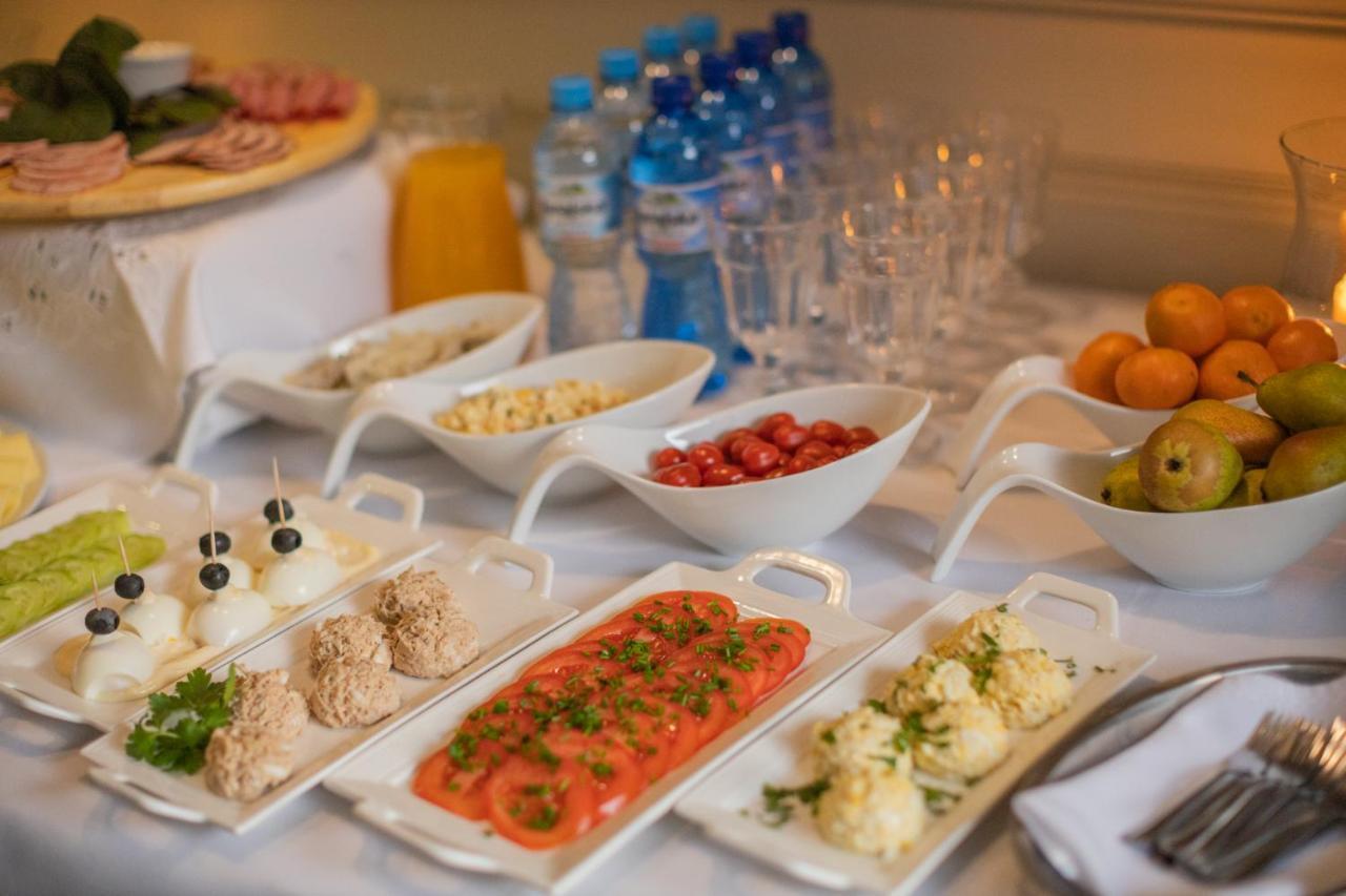Pod Wzgorzem Bed & Breakfast Фромборк Экстерьер фото