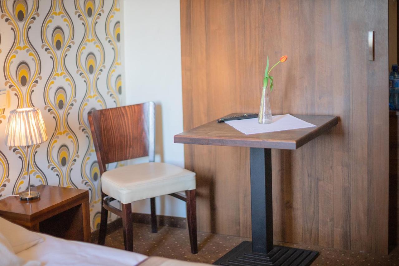 Pod Wzgorzem Bed & Breakfast Фромборк Экстерьер фото